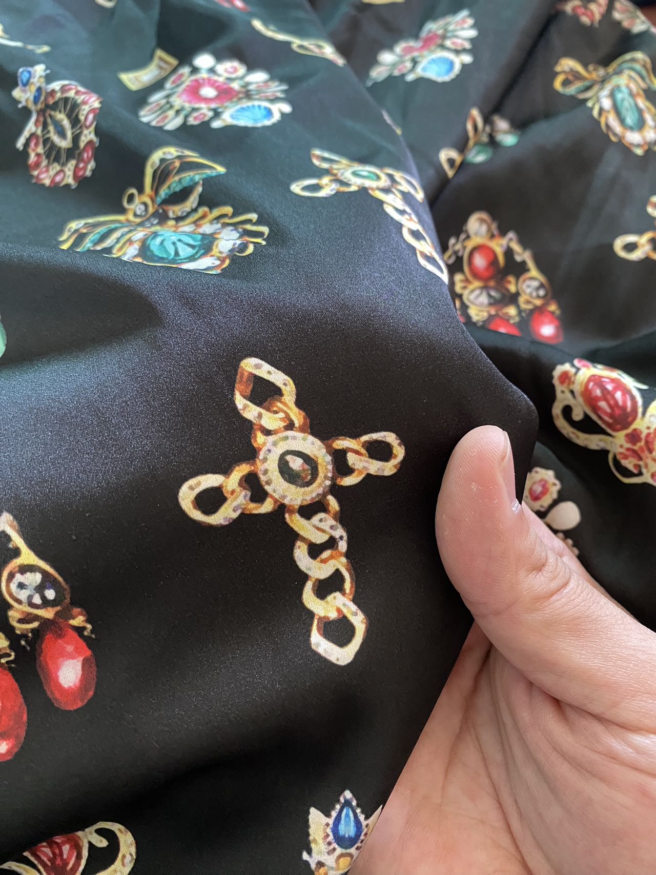 Jewelry Printing Designer Versace Satin Fabric for Summer Shirt