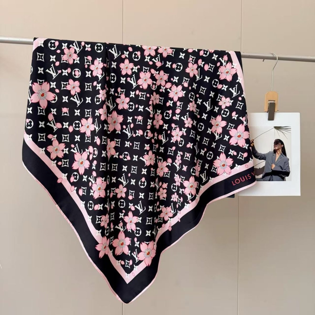 10 Styles of LV Silk Scarves (90×90cm) - mingfabricstore