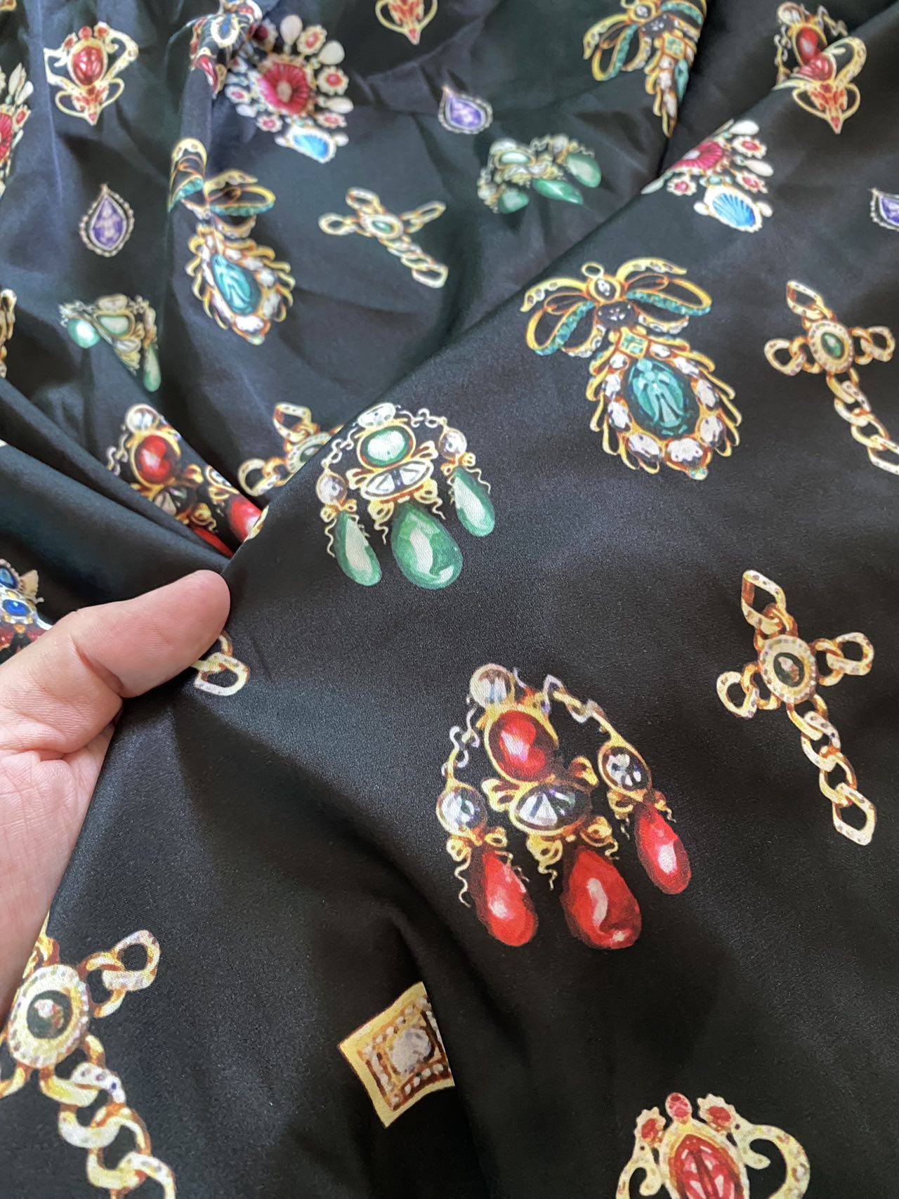 Jewelry Printing Designer Versace Satin Fabric for Summer Shirt
